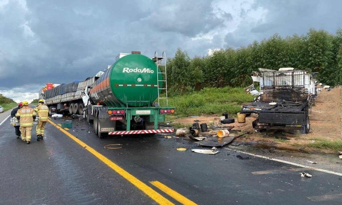 Caminhoneiro de Flores da Cunha morre em acidente que envolveu cinco veículos em Minas Gerais