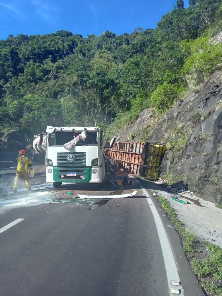 Motorista fica ferido após acidente na ERS-122, em Flores da Cunha