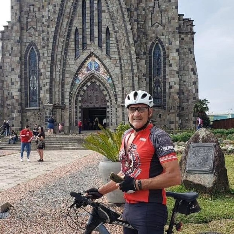 Ciclista de Flores da Cunha morre após sofrer infarto enquanto pedalava