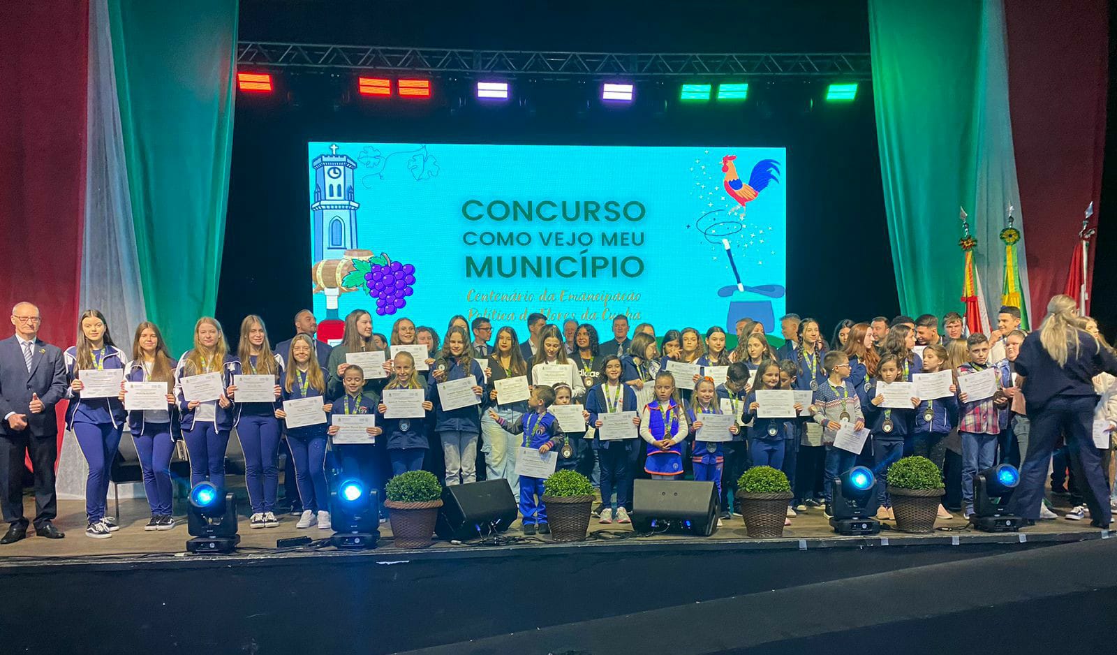 Estudantes de Flores da Cunha recebem premiação do concurso "Como Vejo Meu Município"