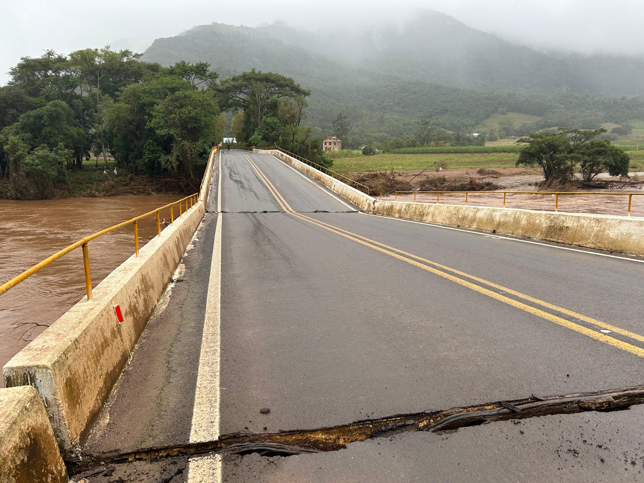 SERVIÇO: Confira quais estradas têm bloqueios na Serra nesta segunda-feira