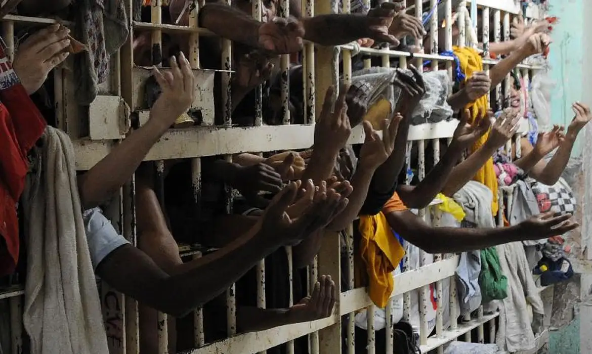 CNJ anuncia mutirões carcerários para cumprir decisão do STF sobre porte de maconha