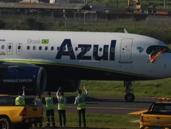 Mais de cinco meses após enchente, Aeroporto de Porto Alegre recebe primeiro voo comercial