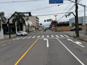 Avenida 25 de Julho está com nova sinalização de trânsito, em Flores da Cunha