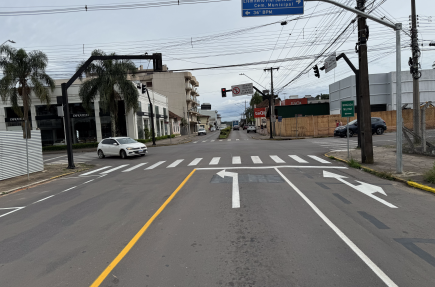 Avenida 25 de Julho está com nova sinalização de trânsito, em Flores da Cunha