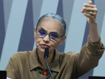 Ministra Marina Silva abandona sessão após senador dizer que ela não merece respeito