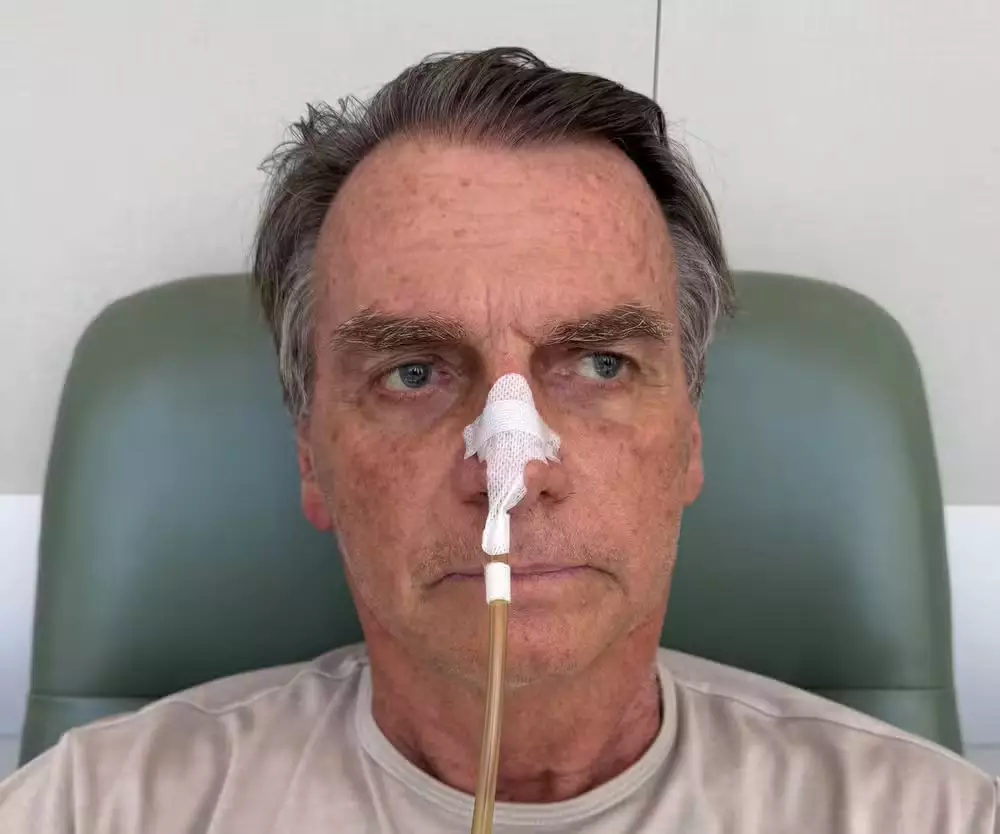 Bolsonaro deixa a UTI duas semanas após cirurgia no intestino