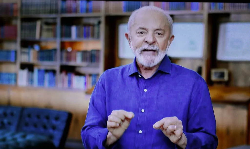 Em pronunciamento nacional, Lula defende debate sobre fim da escala de trabalho 6x1