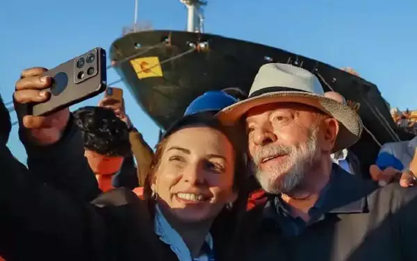 “Uma nação que tem muita gente com pouco dinheiro é uma nação rica”, diz Lula